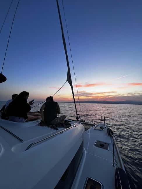 Majorca: Dinner aboard a private catamaran with snorkeling and paddle surfing - FAQs