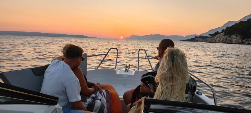 Makarska: Speedboat Sunset Tour to hidden bay on island Bra - A Detailed Look at the Experience
