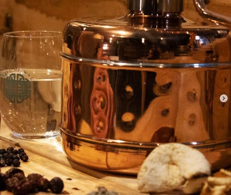 Make a bottle of gin or rum at our distillery - An In-Depth Look at the Experience