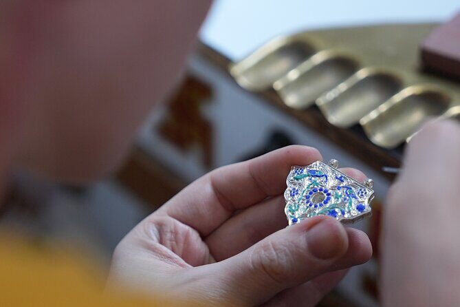 Make a Silver Pendant in Meenakari Experience in Jaipur - Make a Silver Pendant in Meenakari Experience in Jaipur