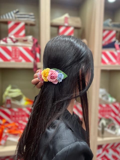 Make a traditional "tocado" sevillano - Introduction