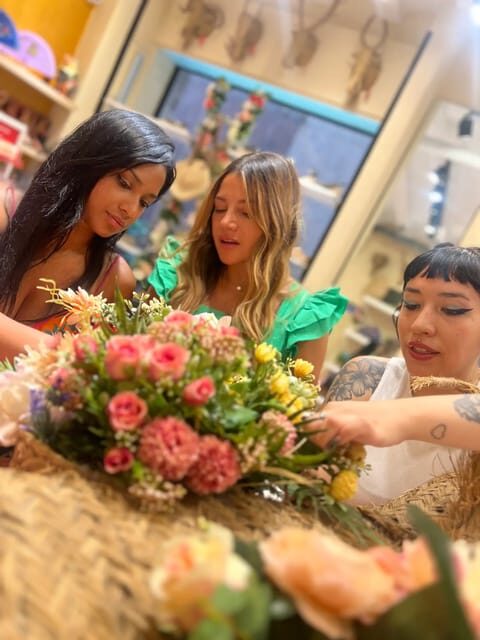 Make a traditional "tocado" sevillano - The Workshop Experience