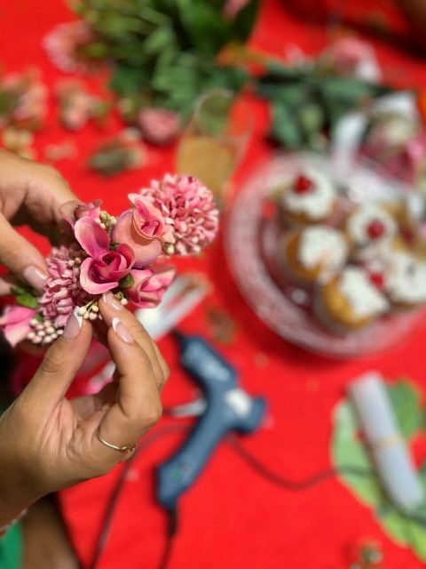 Make a traditional "tocado" sevillano - FAQ