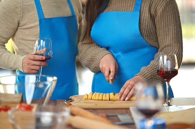 Make Authentic Pasta Alfredo With Local Chef in Minneapolis - FAQs