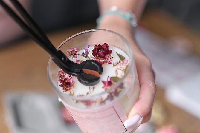 Make Your Own Candle at a Trendy Wine Bar in San Diego - Summary: Who Will Enjoy This Experience?