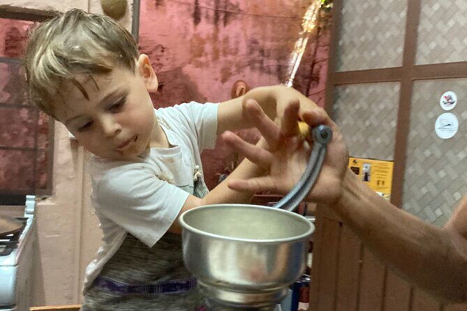 Make Your Own Chocolate with Oaxacan Tradition Private Class - Key Points