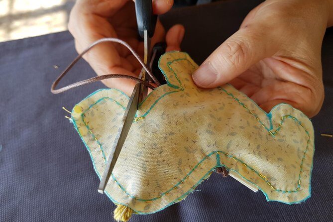 Making Jeju Pony Doll at Peaceful Seaside cafe - Key Points
