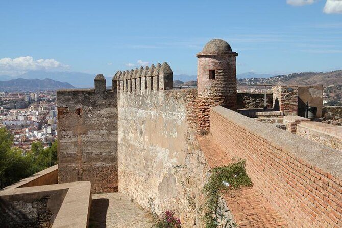 Malaga City Tour 1 Hour Panoramic Segway Tour - Exploring Malaga in Style: The 1-Hour Panoramic Segway Tour