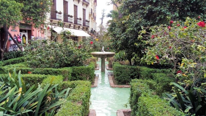 Malaga: group walking tour - Authenticity and Value