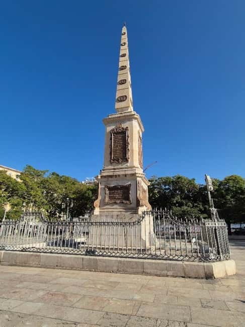 Málaga: Highlights Walking Tour with Drinks and Tapas - Who Is This Tour Best For?