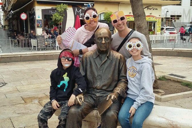 Málaga: Private Sightseeing Treasure Hunt - How the Treasure Hunt Works