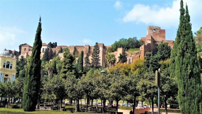 Malaga: Private walking tour - The Vibe of Malaga and Its Vibrant Atmosphere
