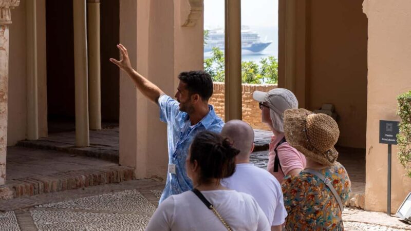 Málaga Private Walking Tour, Roman Theater, and Alcazaba with Tickets - Key Points