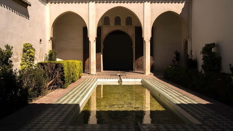 Málaga: Roman Theatre and Alcazaba Guided Tour - Key Points