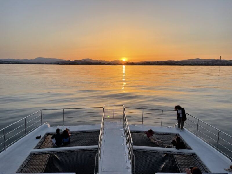 Málaga: Sunset Catamaran Trip - An In-Depth Look at the Málaga Sunset Catamaran Experience