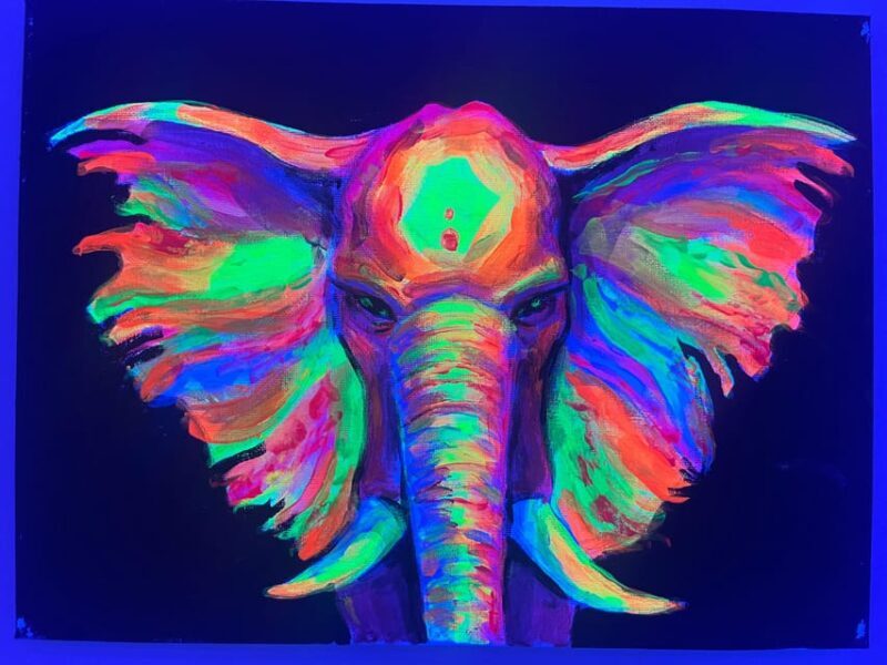 Málaga: Wine Gogh Glow Academy Paint and Sip Class - FAQ