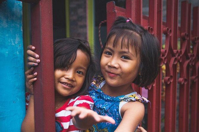 Malang local life kampong walking tour - city highlights in between // 4 - 6 hrs - Discovering Malang’s Neighborhoods and Culture