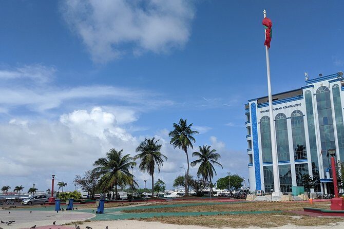 Male' City Tour - Language options (English/Spanish/French/Italian) - The Grand Friday Mosque: A Step Back in Time