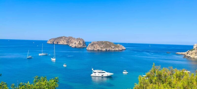 Mallorca: 3-hour bus tour around Calvià with 2 stops - The Transportation & Group Size