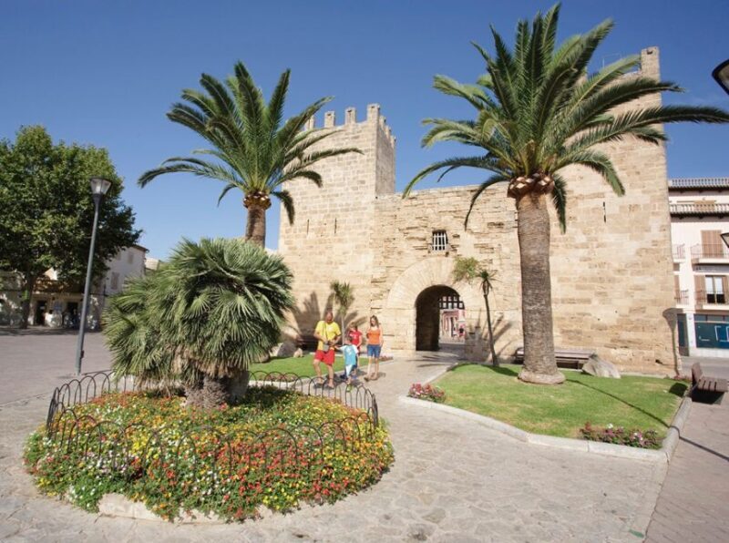 Mallorca: Alcudia Old Town, Market, and Formentor Beach - Guides and Overall Experience