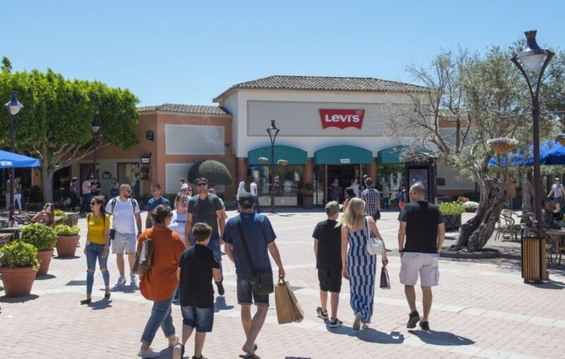 Mallorca: Fashion Outlet Shopping Excursion by Bus - Who Is This Tour Best For?