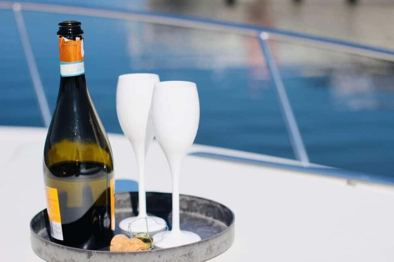 Mallorca: Private Yacht Cruise with Snorkeling and Drinks - Key Points