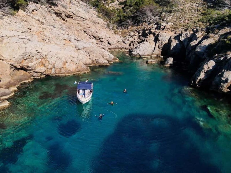 Mallorca: Snorkeling tour with instructor from a boat in a hidden bay - Key Points