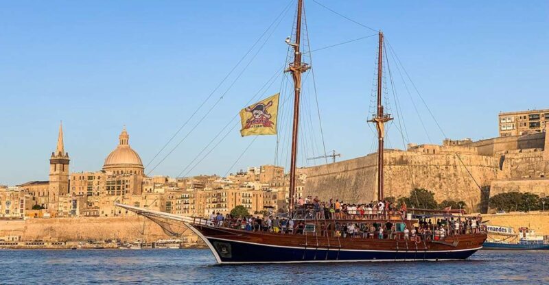 Malta: Lazy Pirate Boat Party with Drinks & Food - Malta: Lazy Pirate Boat Party with Drinks & Food – A Genuine Look