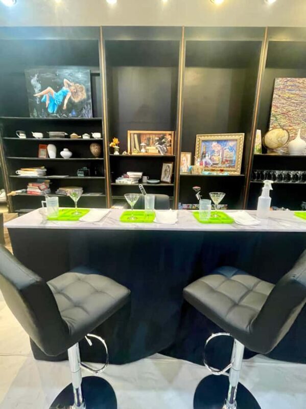 Manassas:Candle-Pouring Experience at Mockingbird Candle Bar - Key Points