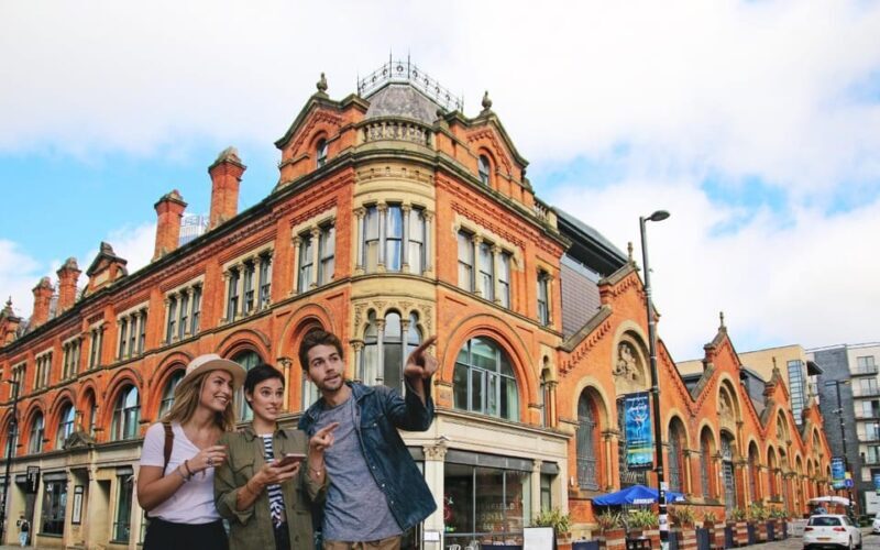 Manchester: City Walking Tour & Exploration Game - Who is this experience best suited for?