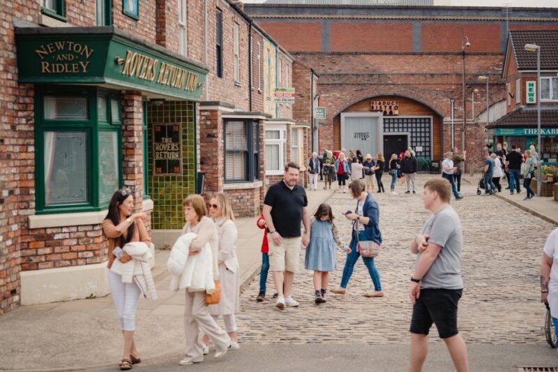 Manchester: The Coronation Street Experience - The Human Element: Guides and Reviews