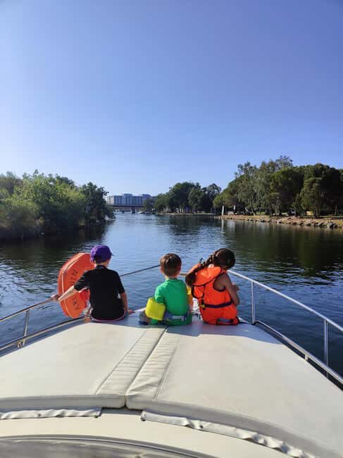 Mandelieu-la-Napoule: Private Boat Cruise with your children - The Sum Up