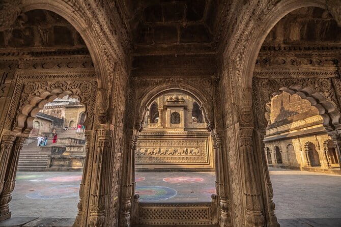 Mandu & Maheshwar Day Tour from Indore with Guide & Entrances - What Makes This Tour Stand Out