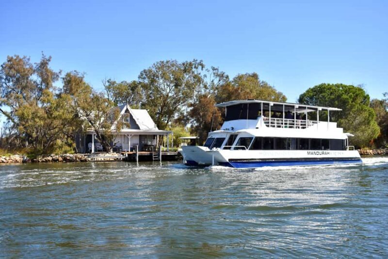 Mandurah: Murray River Lunch Cruise - The Buffet Lunch and Onboard Amenities
