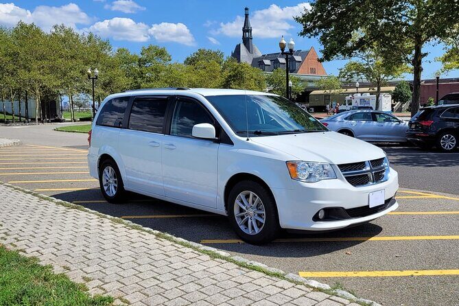 Manhattan Cruise Terminal to LGA Airport XL Mini Van - Who Should Consider This Transfer?
