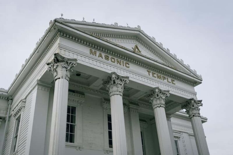 Manhattan to Hamptons: Beaches & Villages Tour - Key Points