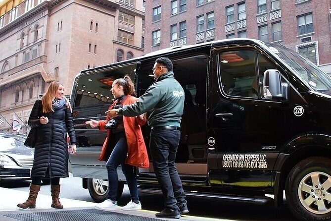 Manhattan to LGA: One Way Shared Departure Transfer - A Closer Look at the Experience