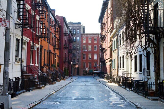 Manhattans Famous Artists: Self-Guided Puzzle Walk - FAQ