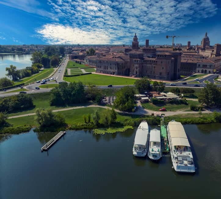 Mantua: Panoramic city navigation + protected oasis + guide on board - Key Points