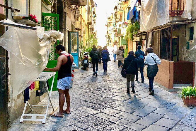 Maradona walking guided tour - Additional Stops and Community Spirit