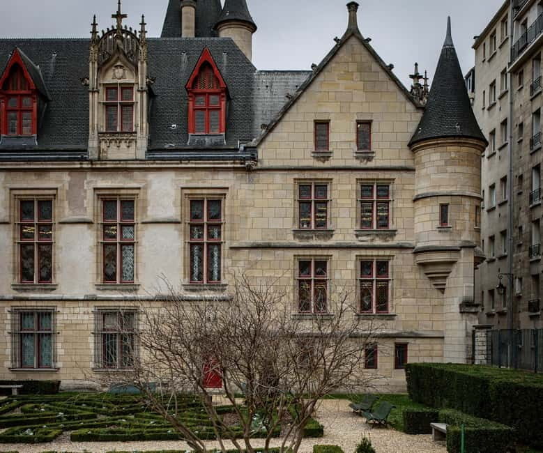 Marais: Intrigues of the French Kings Walking Tour - Smaller Groups and Language Options