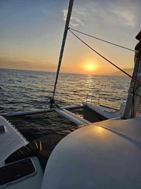 Marbella: Catamaran Sunset Cruise with Snacks and Drinks - Key Points