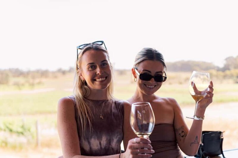 Margaret River: Boutique Wine Tour w. Blind Tasting + Lunch - Authentic, Fun, and Educational