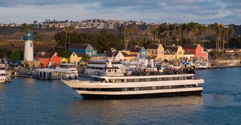 Marina Del Rey: Thanksgiving Buffet Brunch or Dinner Cruise - FAQ