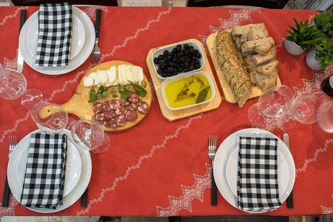 Market Tour, Cooking Class And Lunch At Mercado de Arroios - Who Will Love This Experience?