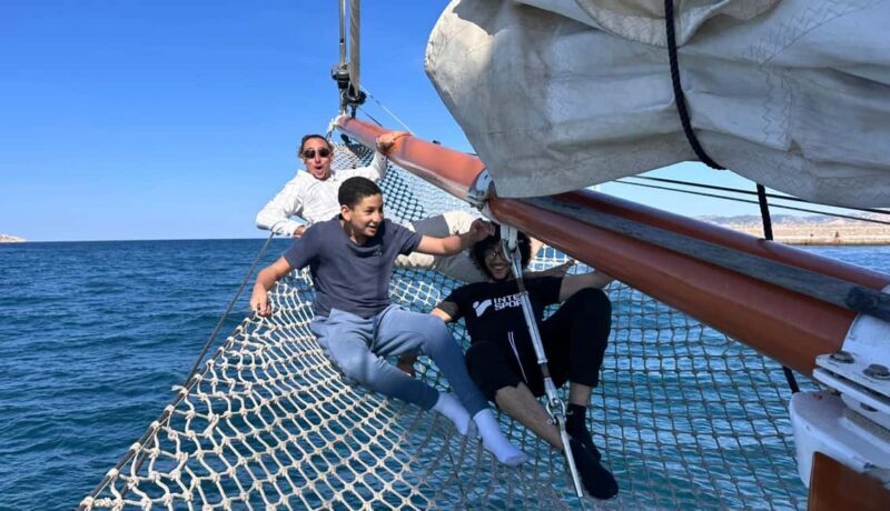 Marseille: Calanques Sailing Cruise with Lunch and Wine - Key Points