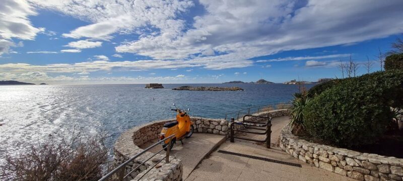 Marseille: Electric Motorcycle Rental with Smartphone Guide - Discovering Marseille on Two Wheels