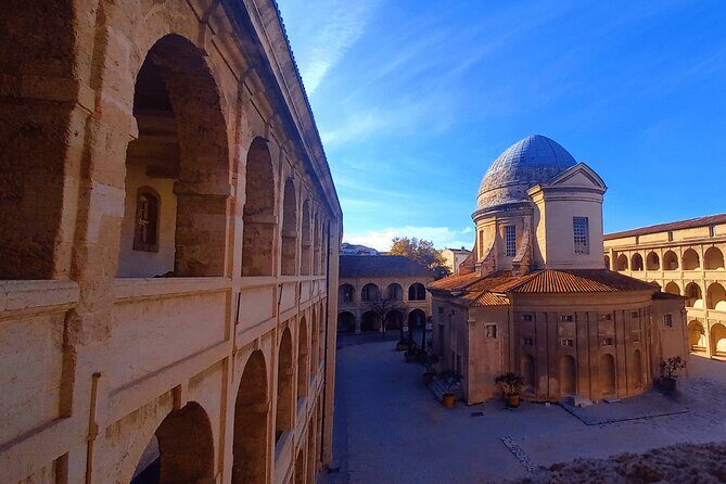 Marseille Guided Tour for 2.5 Hours with a Bilingual Local Guide - Who Is This Tour For?