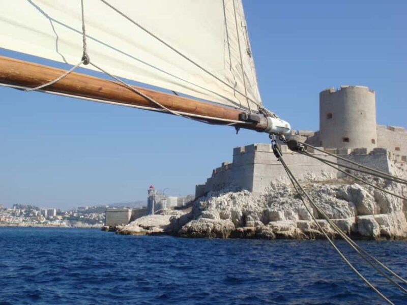 Marseille: sailing cruise to the Château d'If and the Frioul calanques - Key Points