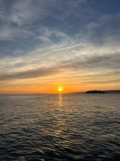 Marseille: Sunset catamaran cruise, buffet & drinks - Who Is This Tour Best Suited For?